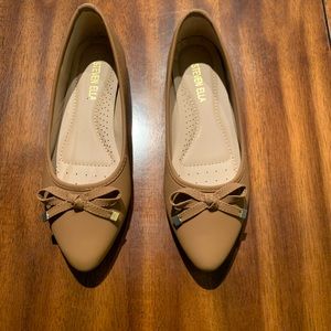 Women flat shoes